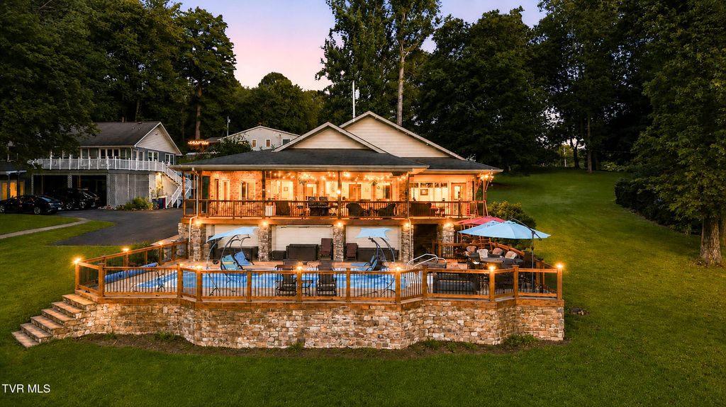 788 Lake Point Drive, Piney Flats, TN 37686