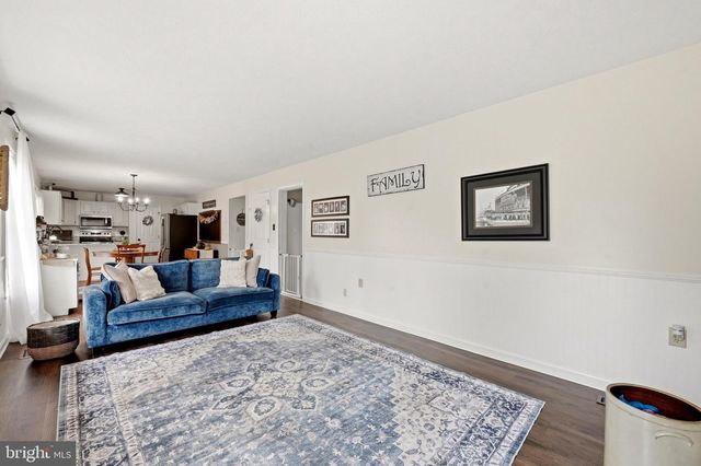 98 BENNETT SHADE LN, Martinsburg, WV 25403