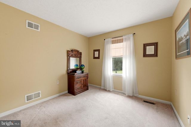 98 BENNETT SHADE LN, Martinsburg, WV 25403