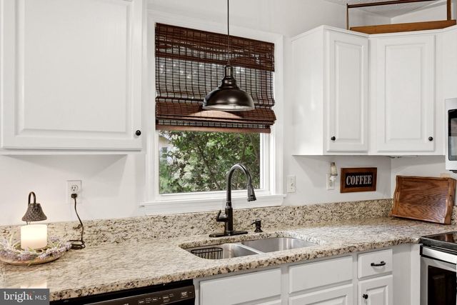 98 BENNETT SHADE LN, Martinsburg, WV 25403