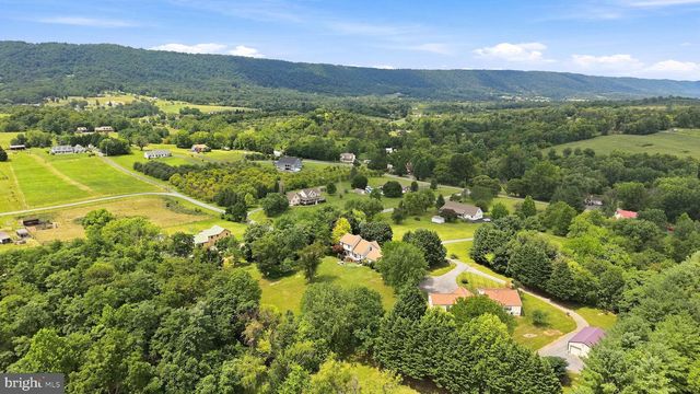 98 BENNETT SHADE LN, Martinsburg, WV 25403