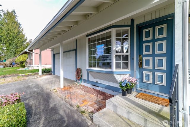 32334 9th Avenue S, Federal Way, WA 98003