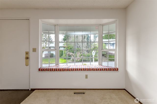 32334 9th Avenue S, Federal Way, WA 98003