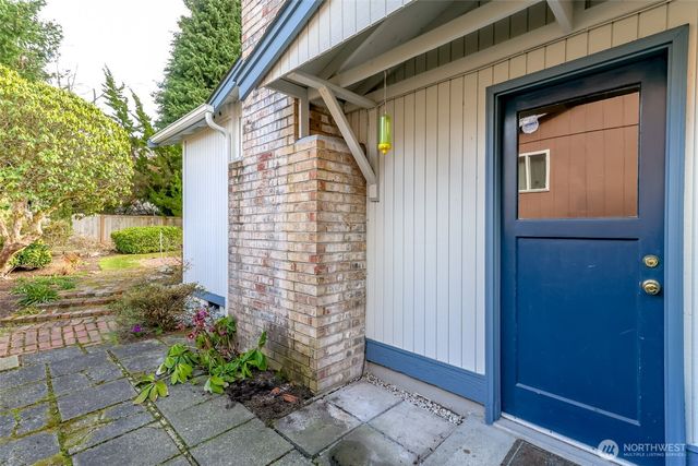 32334 9th Avenue S, Federal Way, WA 98003