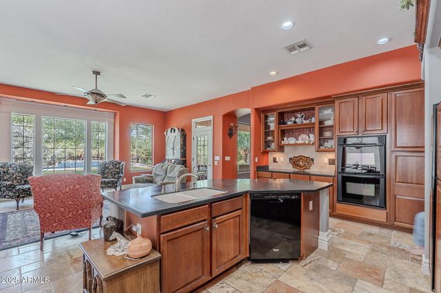 2160 E KENWOOD Street, Mesa, AZ 85213