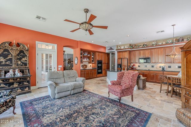 2160 E KENWOOD Street, Mesa, AZ 85213