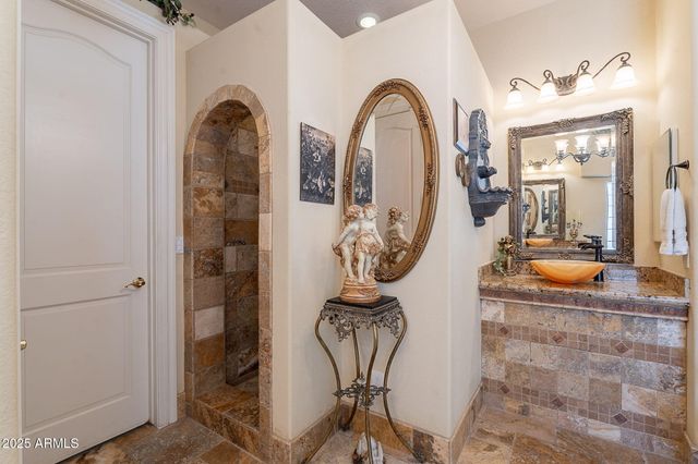 2160 E KENWOOD Street, Mesa, AZ 85213