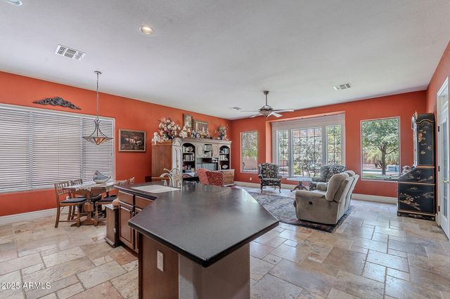 2160 E KENWOOD Street, Mesa, AZ 85213