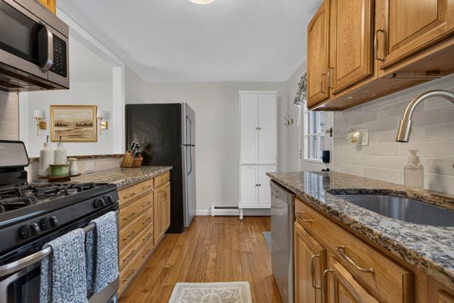 156 Kingston St 156, North Andover, MA 01845