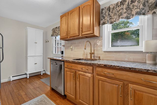 156 Kingston St 156, North Andover, MA 01845