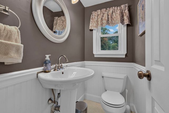 156 Kingston St 156, North Andover, MA 01845