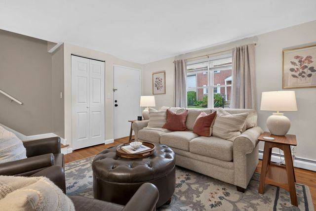 156 Kingston St 156, North Andover, MA 01845