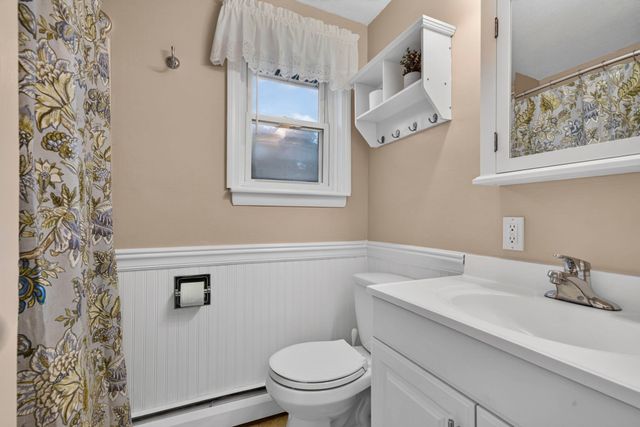156 Kingston St 156, North Andover, MA 01845