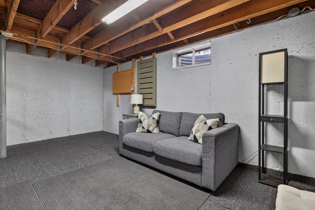 156 Kingston St 156, North Andover, MA 01845
