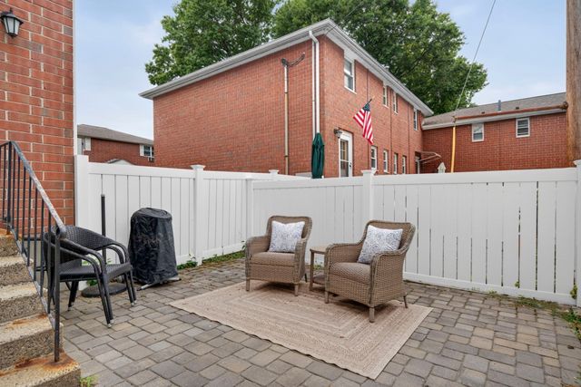 156 Kingston St 156, North Andover, MA 01845
