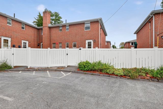 156 Kingston St 156, North Andover, MA 01845