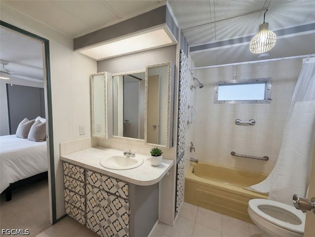 514 Blossom CT, North Fort Myers, FL 33917
