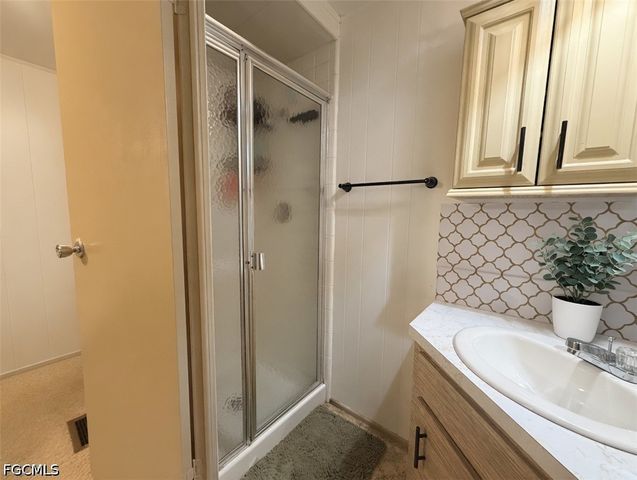 514 Blossom CT, North Fort Myers, FL 33917