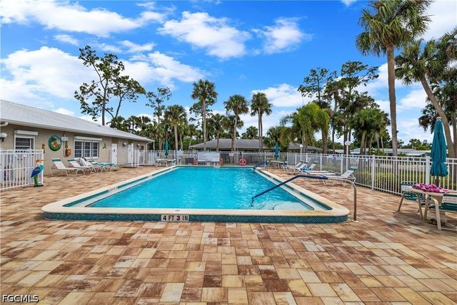 514 Blossom CT, North Fort Myers, FL 33917