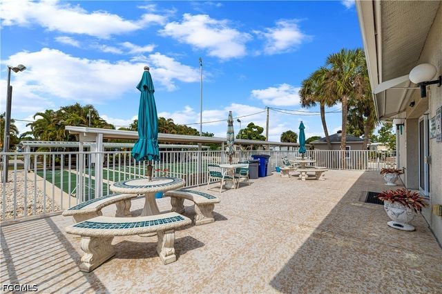 514 Blossom CT, North Fort Myers, FL 33917