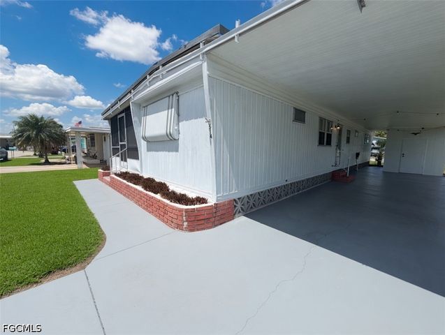 514 Blossom CT, North Fort Myers, FL 33917