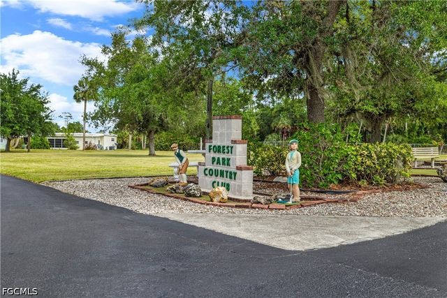 514 Blossom CT, North Fort Myers, FL 33917