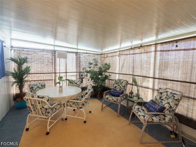 514 Blossom CT, North Fort Myers, FL 33917