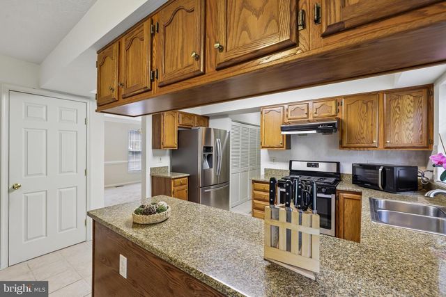 1 CHAGALL CT, North Potomac, MD 20878