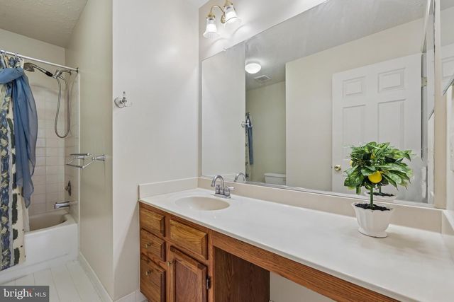 1 CHAGALL CT, North Potomac, MD 20878