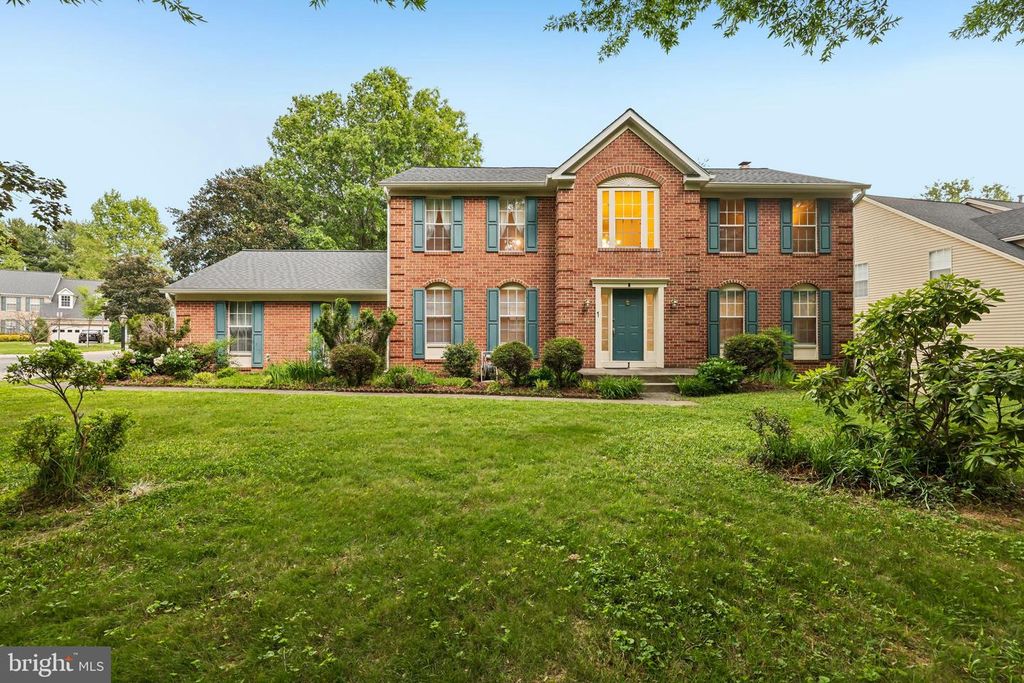 Image 1 of property listing at 1 CHAGALL CT, North Potomac, MD 20878