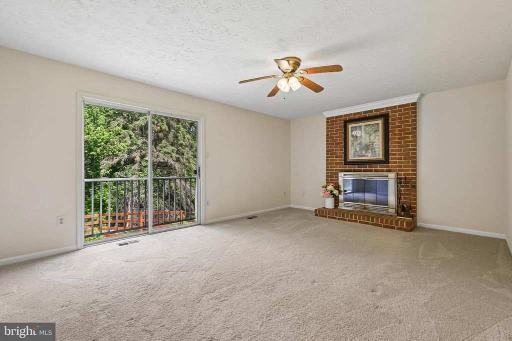 Image 2 of property listing at 1 CHAGALL CT, North Potomac, MD 20878