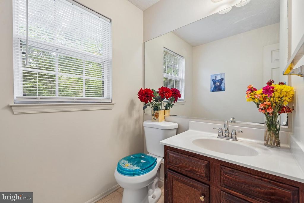 Image 26 of property listing at 1 CHAGALL CT, North Potomac, MD 20878