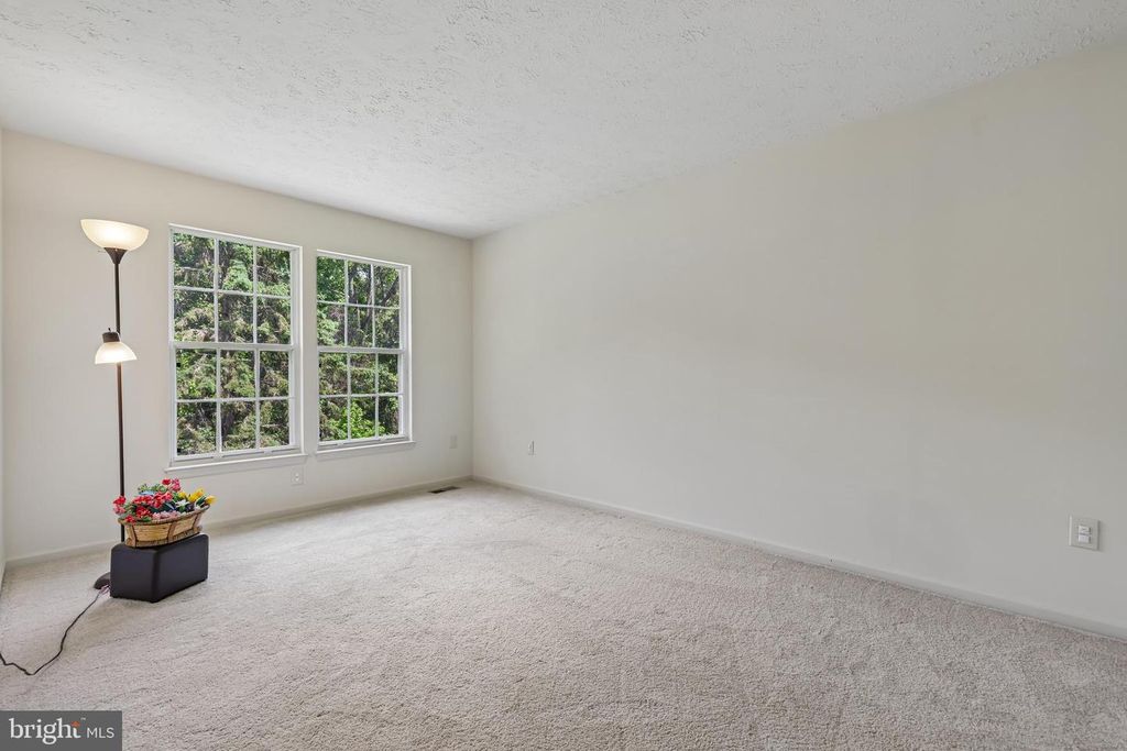 Image 39 of property listing at 1 CHAGALL CT, North Potomac, MD 20878