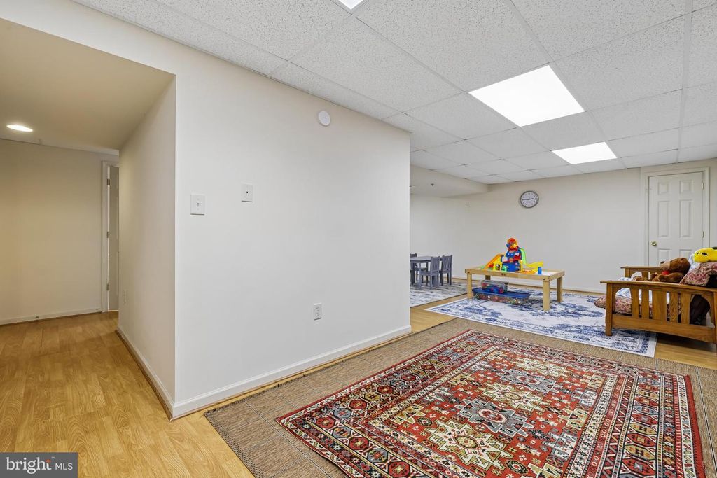 Image 44 of property listing at 1 CHAGALL CT, North Potomac, MD 20878