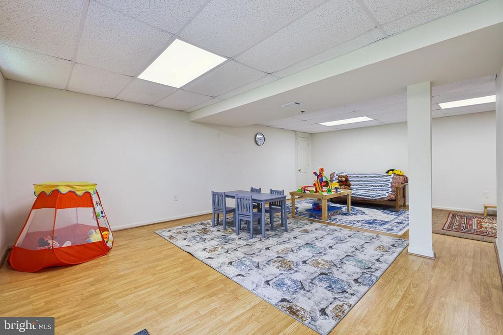 Image 48 of property listing at 1 CHAGALL CT, North Potomac, MD 20878