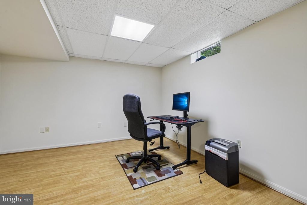 Image 51 of property listing at 1 CHAGALL CT, North Potomac, MD 20878