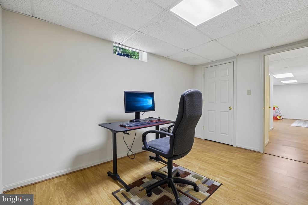 Image 52 of property listing at 1 CHAGALL CT, North Potomac, MD 20878