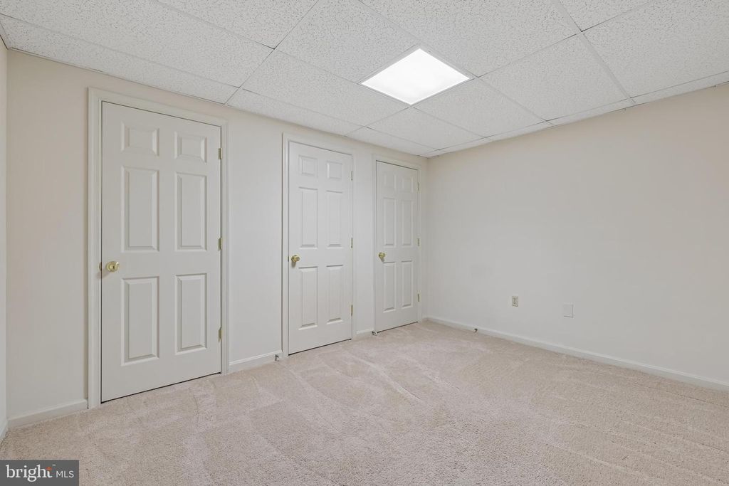 Image 54 of property listing at 1 CHAGALL CT, North Potomac, MD 20878