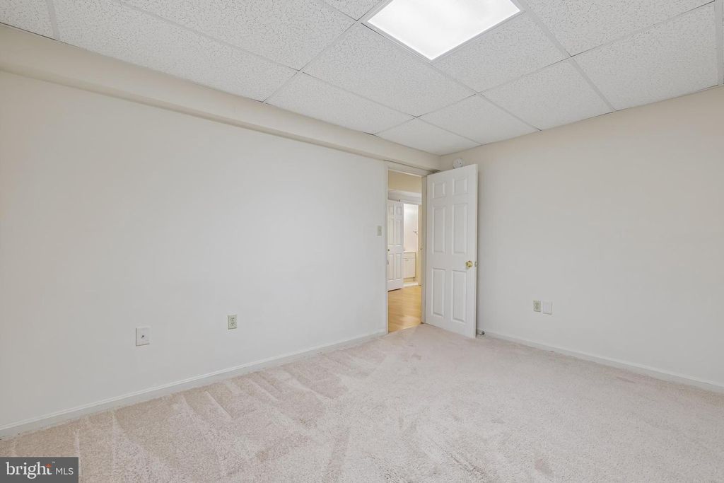 Image 55 of property listing at 1 CHAGALL CT, North Potomac, MD 20878