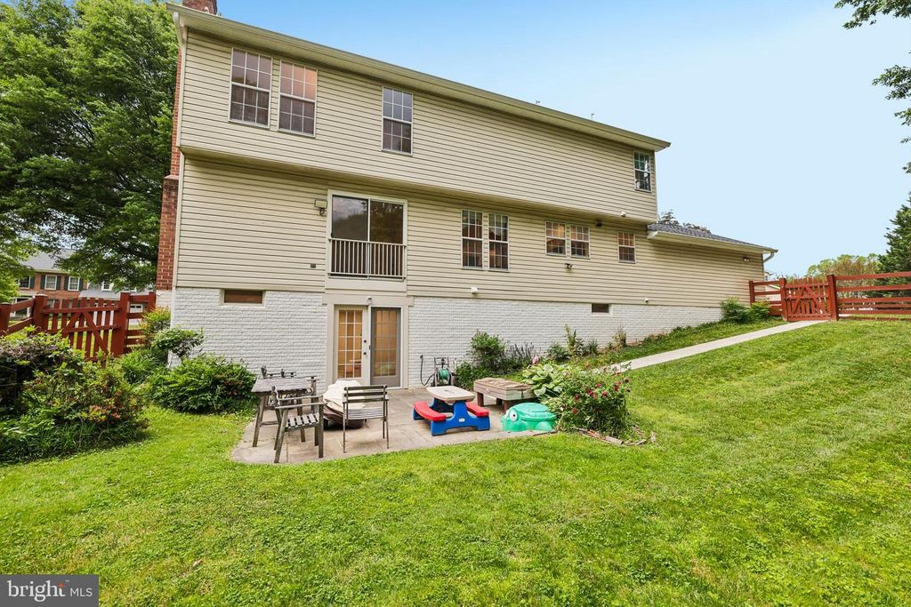 Image 58 of property listing at 1 CHAGALL CT, North Potomac, MD 20878
