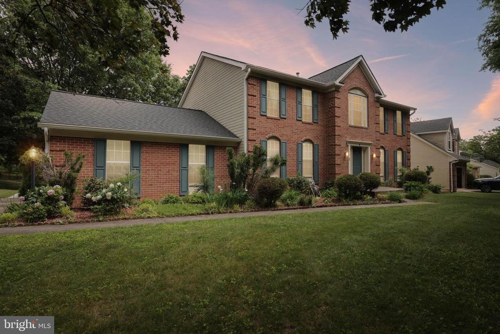 Image 62 of property listing at 1 CHAGALL CT, North Potomac, MD 20878