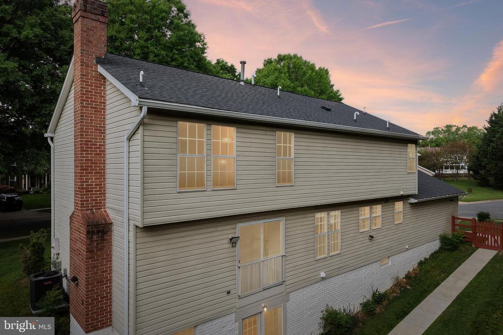 Image 64 of property listing at 1 CHAGALL CT, North Potomac, MD 20878