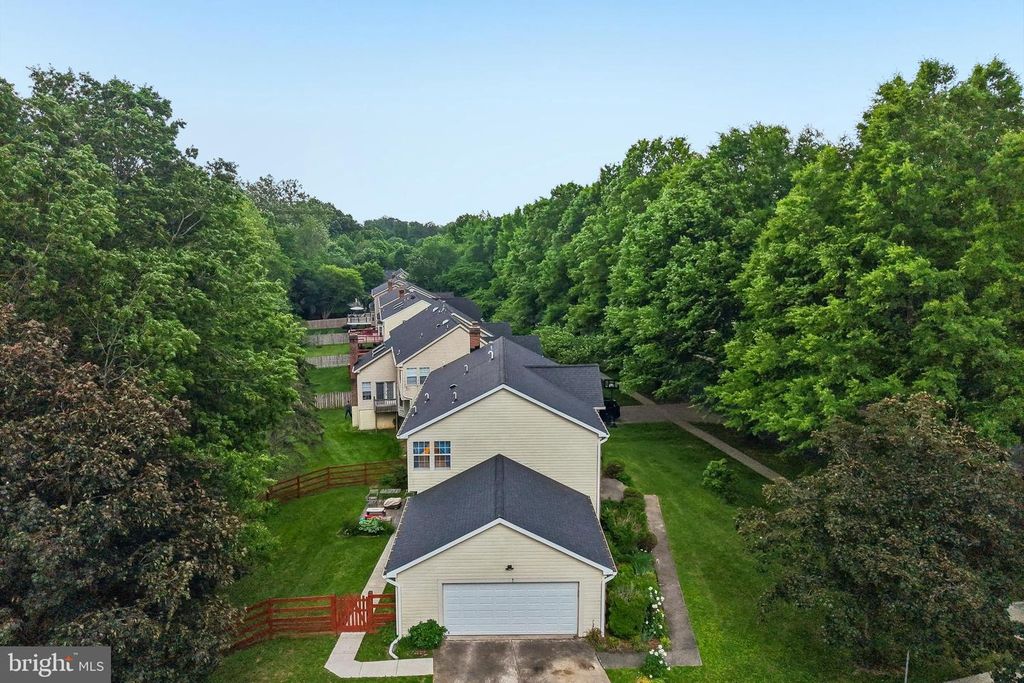 Image 66 of property listing at 1 CHAGALL CT, North Potomac, MD 20878