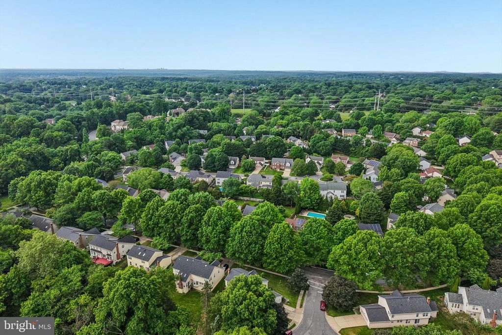 Image 69 of property listing at 1 CHAGALL CT, North Potomac, MD 20878