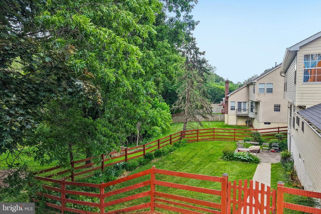 Image 72 of property listing at 1 CHAGALL CT, North Potomac, MD 20878