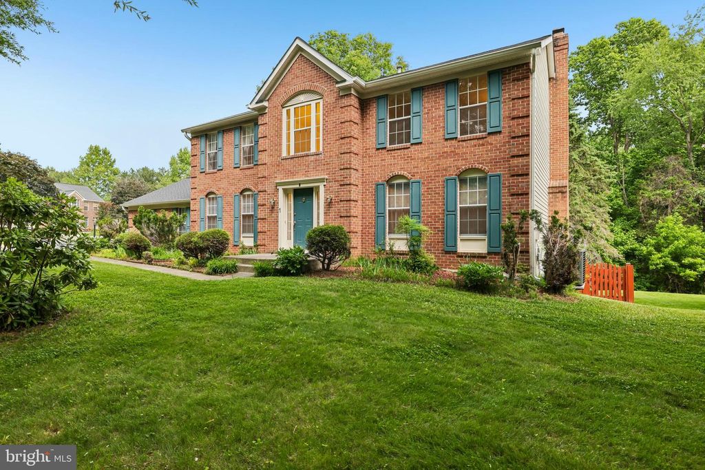 Image 74 of property listing at 1 CHAGALL CT, North Potomac, MD 20878