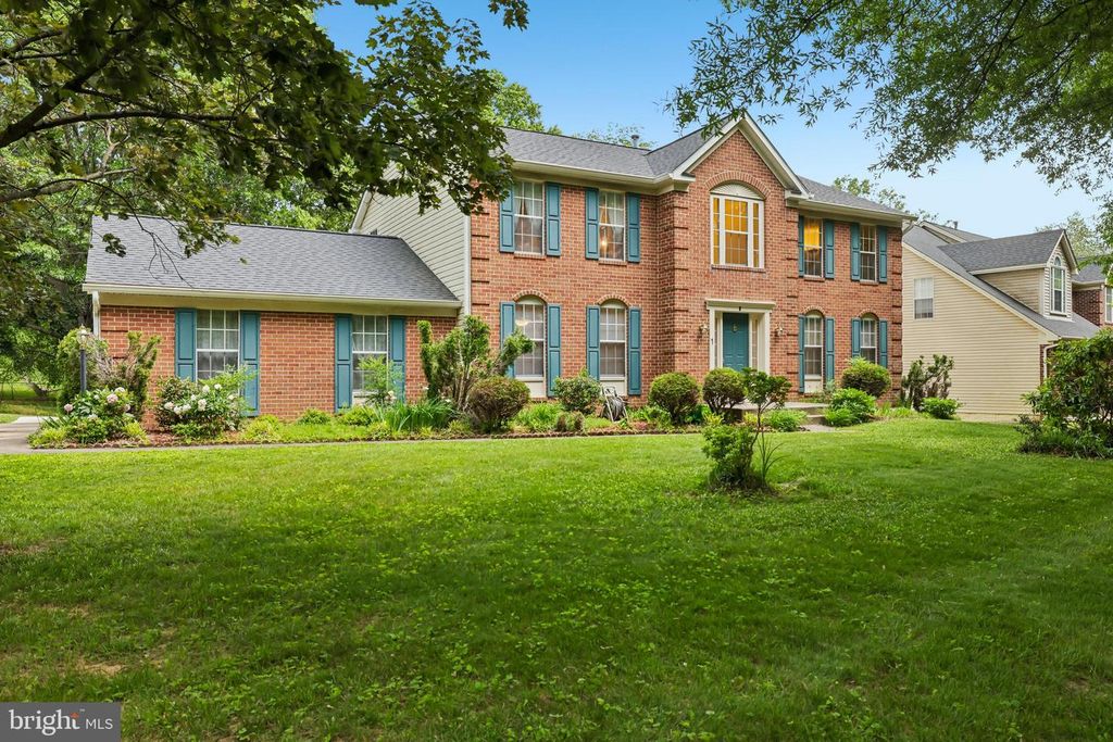 Image 8 of property listing at 1 CHAGALL CT, North Potomac, MD 20878