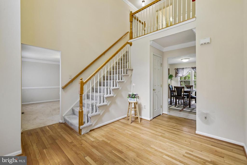 Image 9 of property listing at 1 CHAGALL CT, North Potomac, MD 20878