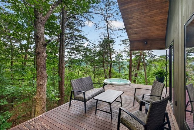 378 Parkside Ln, Spencer, TN 38585