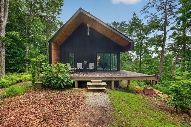 378 Parkside Ln, Spencer, TN 38585